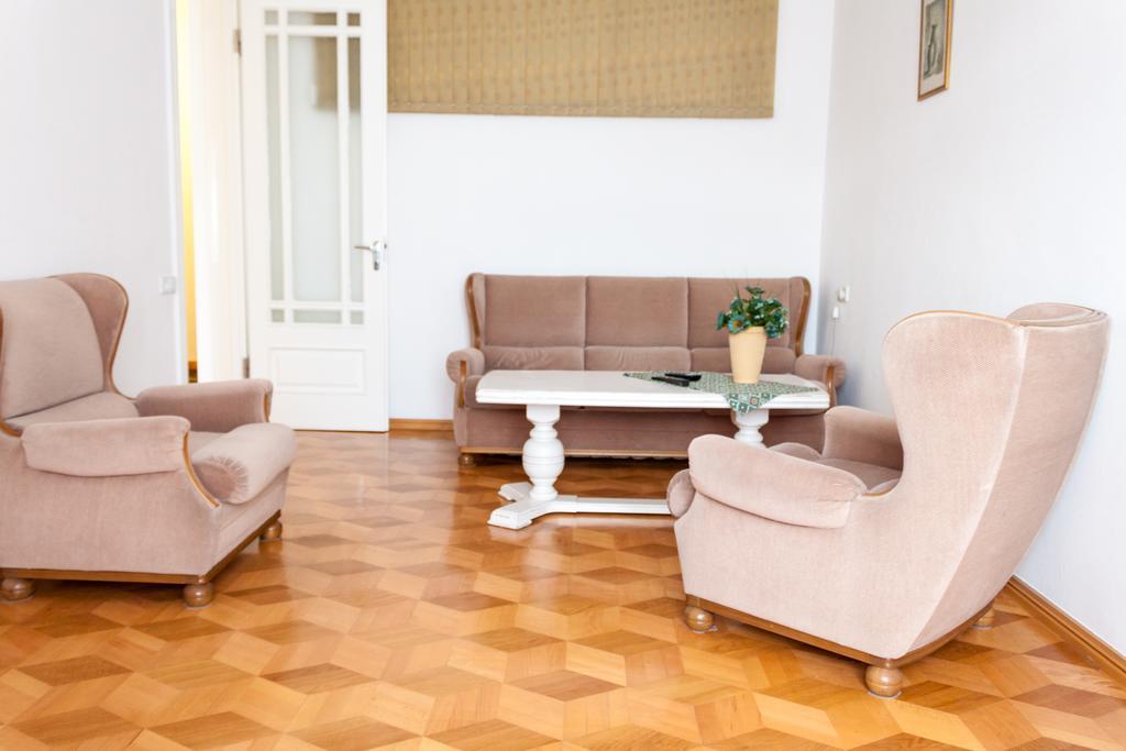 Apartment Janashia 第比利斯 外观 照片
